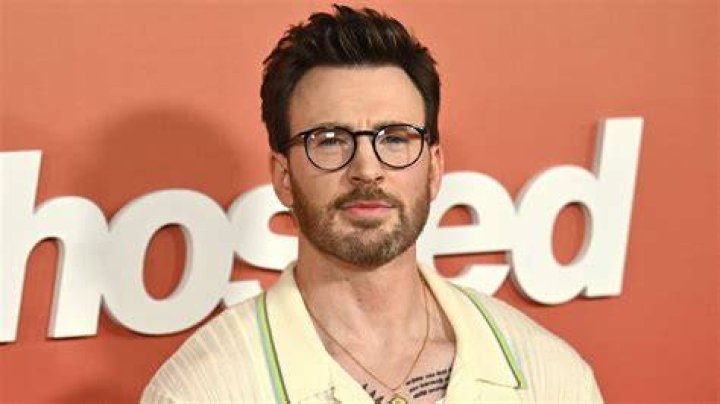 Actor Chris Evans arrives at the 89th Annual Academy Awards at Hollywood & Highland Center on February 26, 2017 in Hollywood, California.