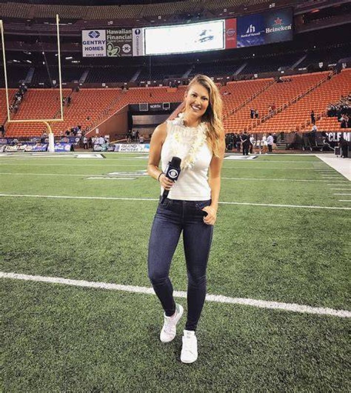 Amanda Balionis Bio (Wiki) 