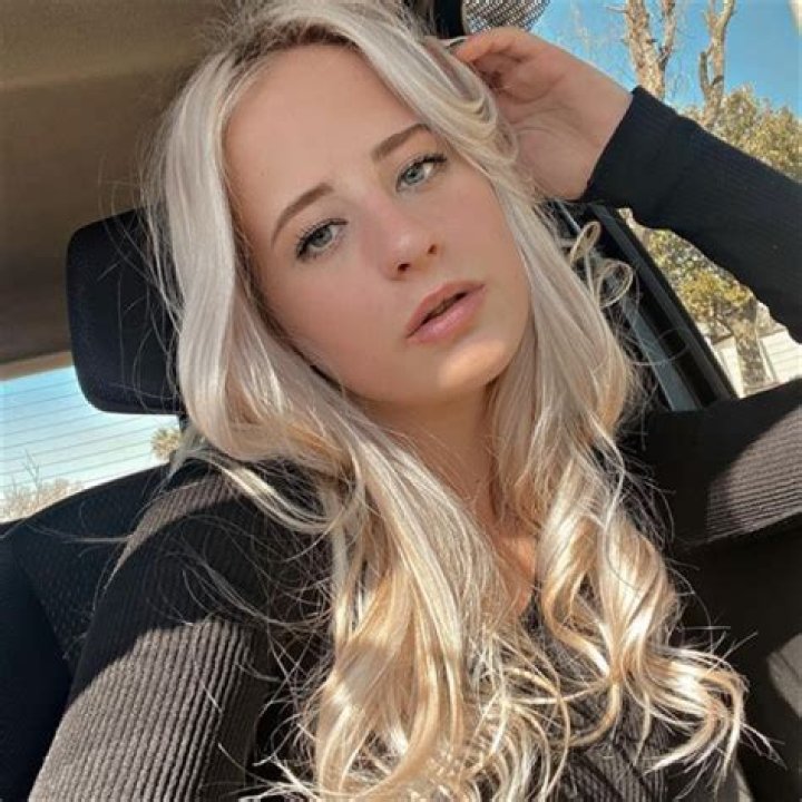 backwithali - Age, Family, Bio