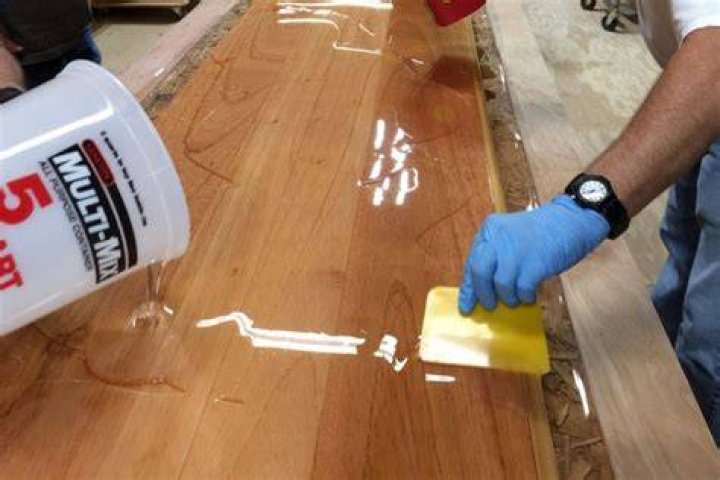 Can epoxy be stained?