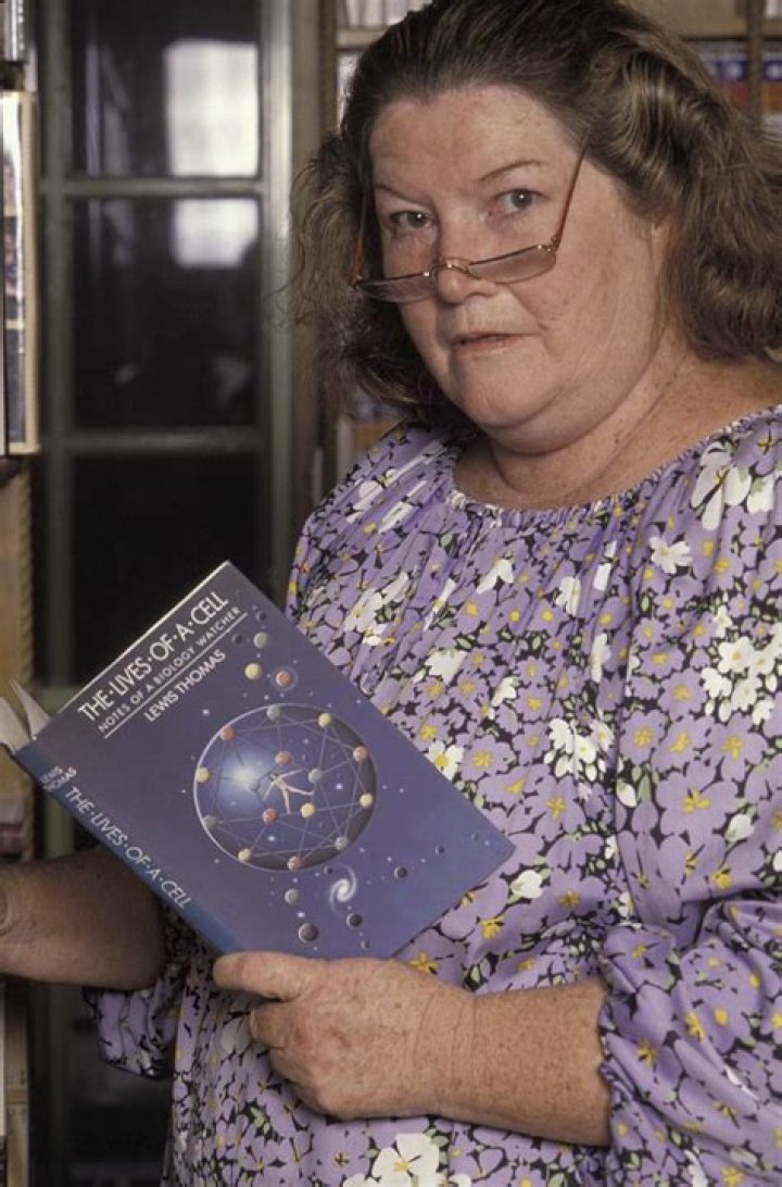 Colleen McCullough photo