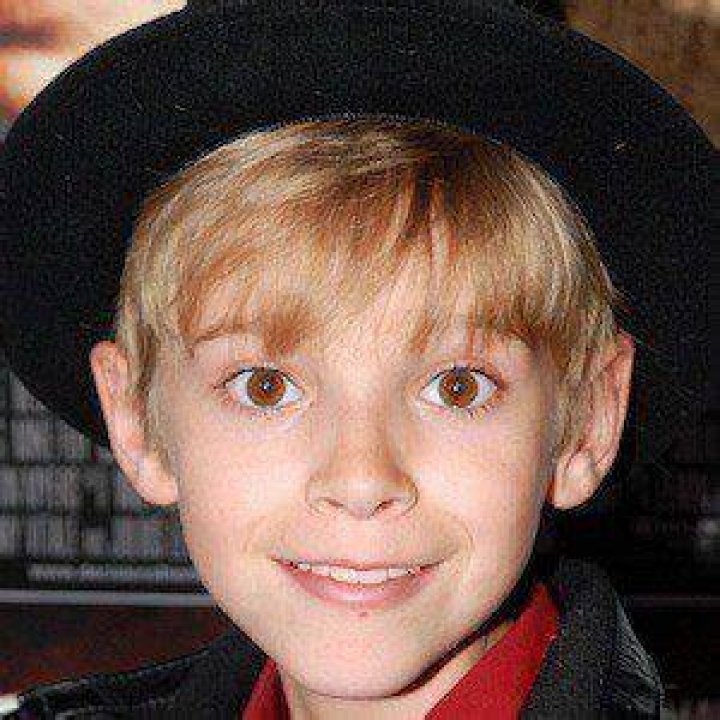 Davis Desmond - Age, Family, Bio