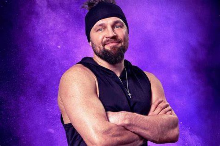 The Challenge’s Derrick Kosinski Marries Nicole Gruman Derrick Kosinski