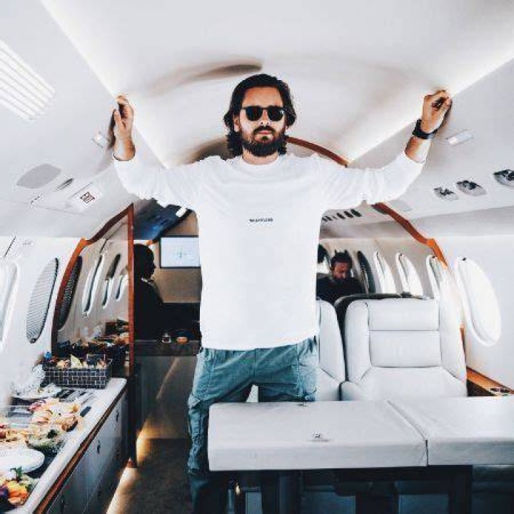 Disick clicked the picture while traveling from the plane.