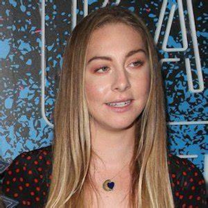 Este Haim - Age, Family, Bio