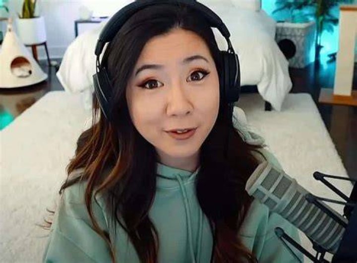 Fuslie Bio (Wiki) 