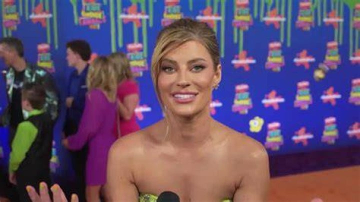 Hannah Stocking Bio (Wiki) 