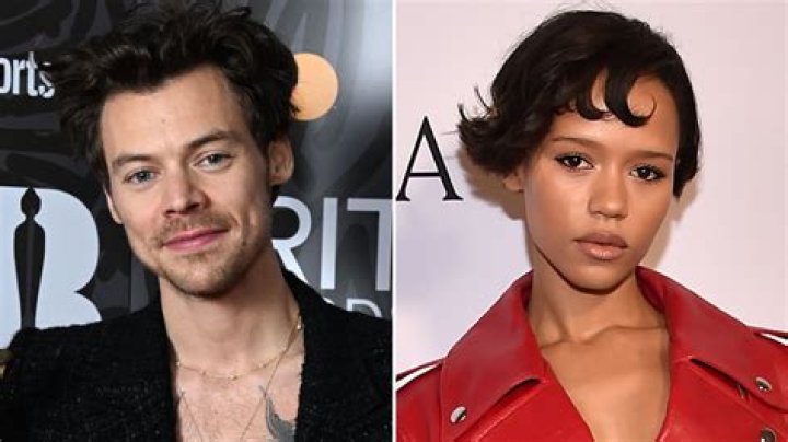 Harry Styles: his relations with ‘One Direction’ band members, career updates, and wrist surgery due to probable tenosynovitis! Harry Styles: his relations with ‘One Direction’ band members, career updates, and wrist surgery due to probable tenosynovitis!