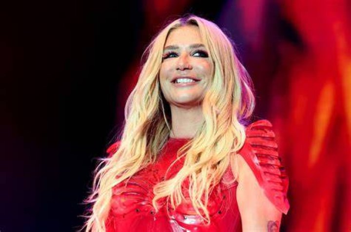 Kesha Opens Up About Her Sexuality in the Pride Month! Kesha