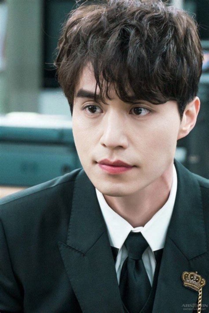 Lee Dong Wook Bio (Wiki) 