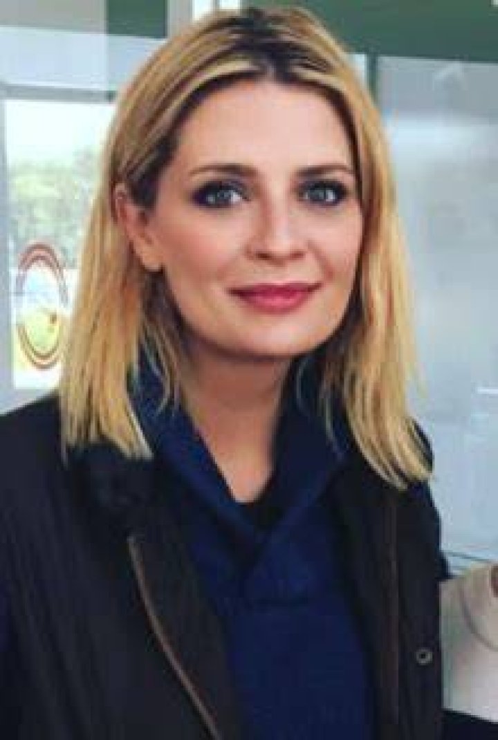 Mischa Barton Bio (Wiki) 