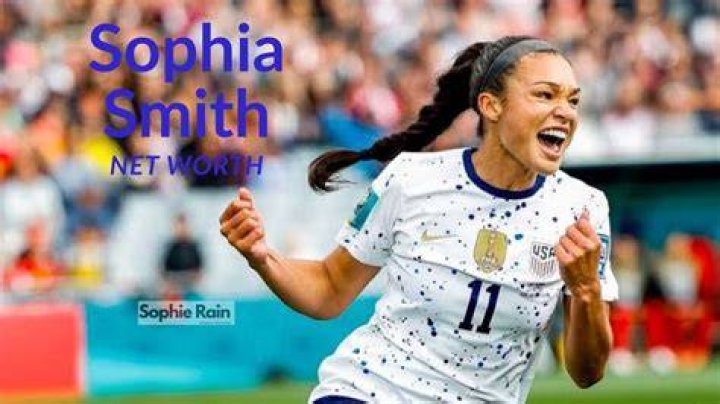 Sophia Smith Bio (Wiki) 