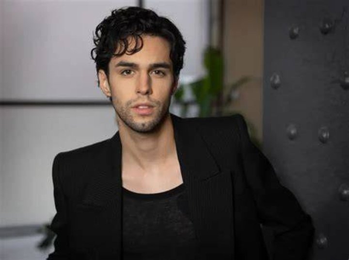 Stephen Sanchez Height, Weight, Net Worth, Age, Birthday, Wikipedia, Who, Nationality, Biography