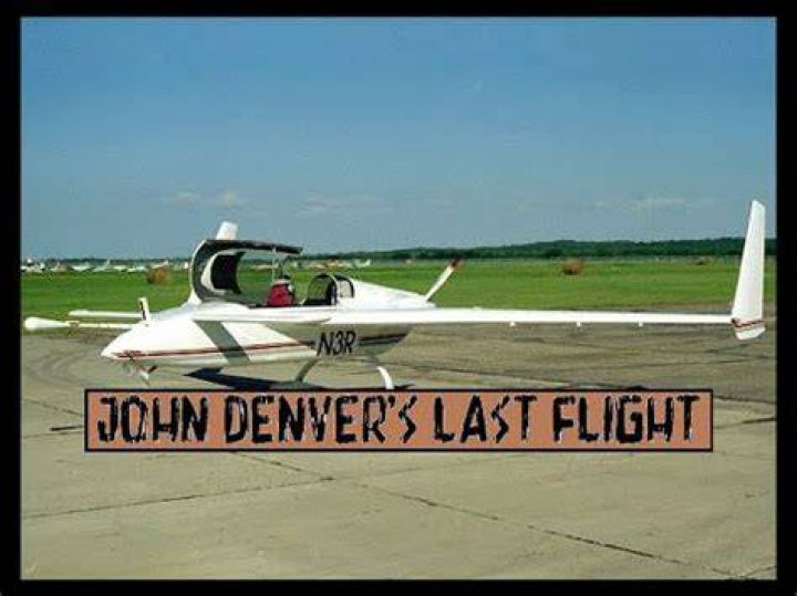 What was John Denver flying when he died?
