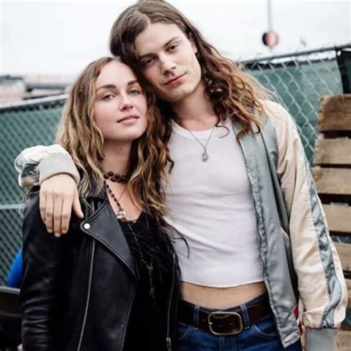 Zella Day Bio (Wiki) 
